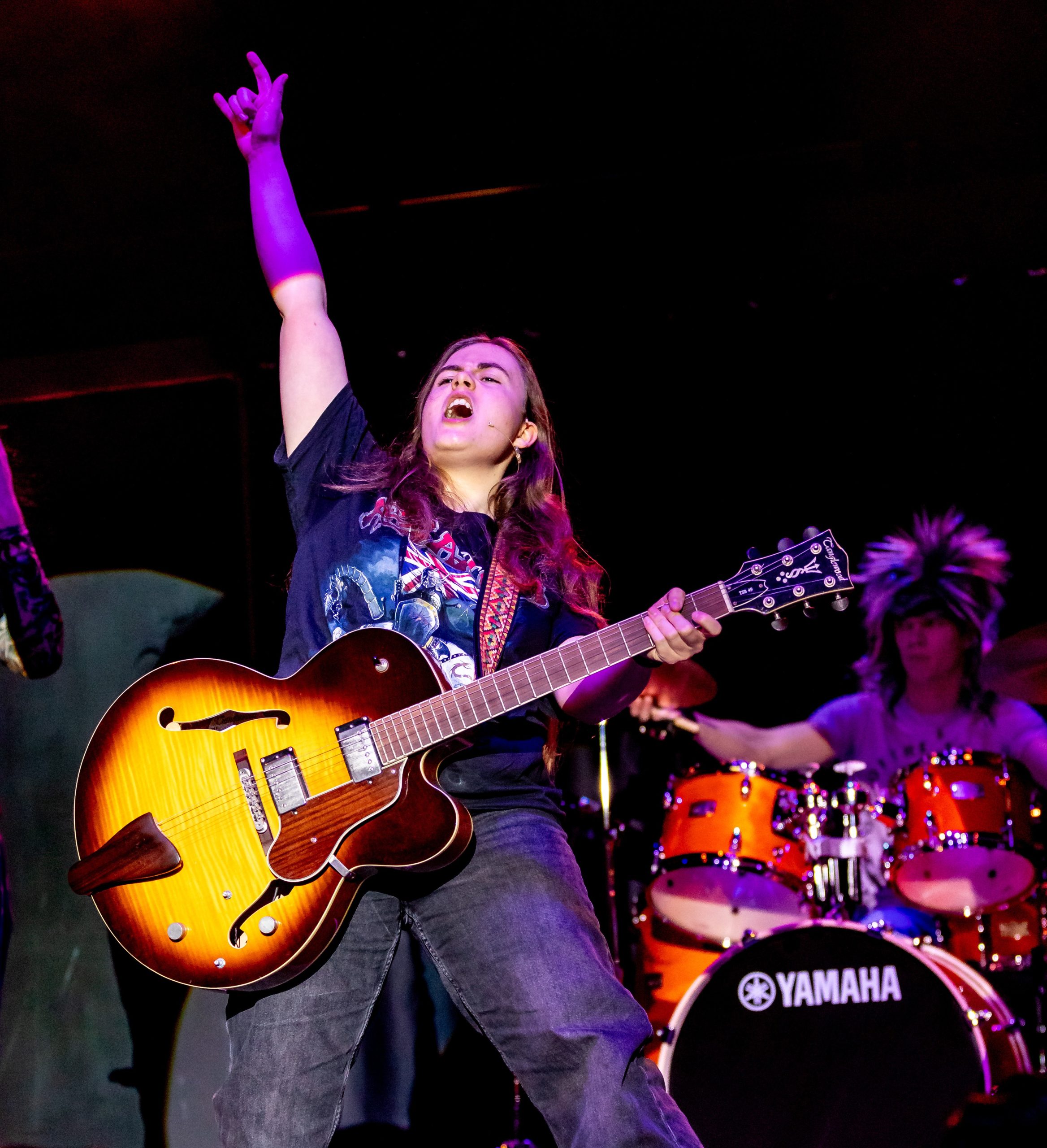 Eva S plays Dewey Finn in School of Rock